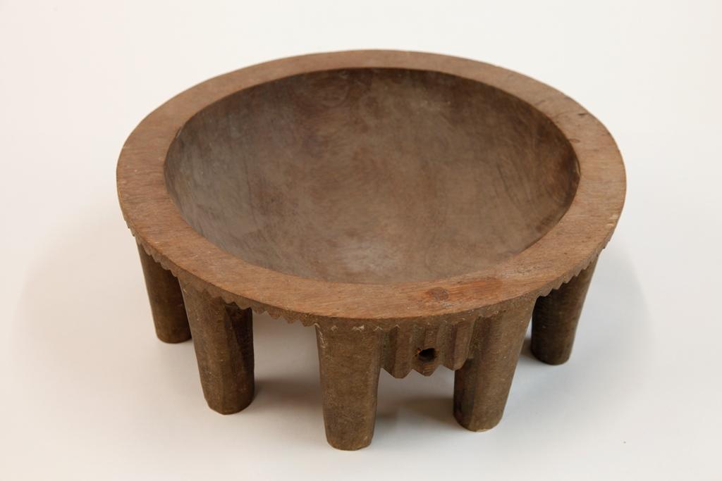 Tanoa fai 'ava – ceremonial kava bowl - Te Whare Taonga o Waikato ...