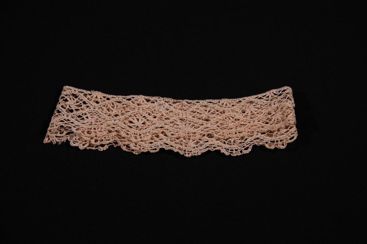 Lace trim sample Waikato Museum
